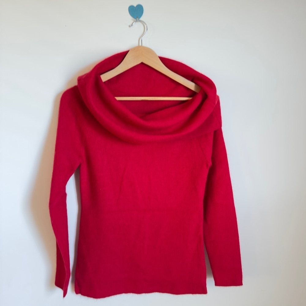 👉 Alex Marie Off Shoulder Fur Blend Women’s Long Sleeve Sweater Size L